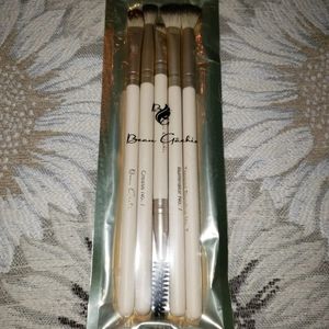 Beau Gachis No. 7 Five Piece Brush Set, BNIB